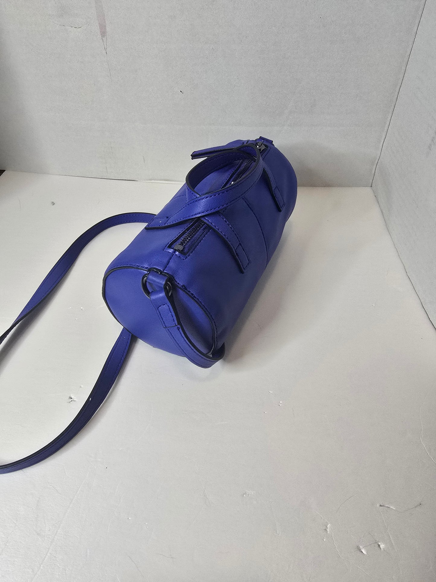 Simply Vera Vera Wang Cylinder Bag Crossbody Top Handles Zip Adjustable Strap