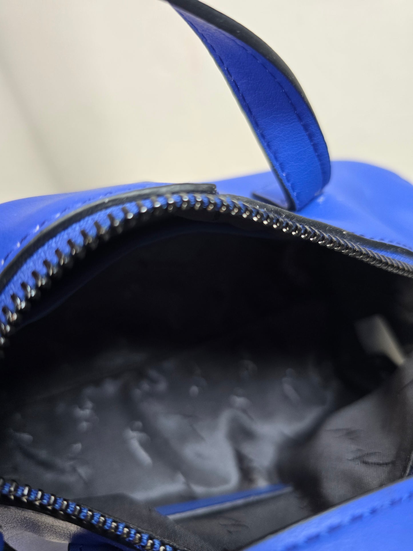 Simply Vera Vera Wang  Cylinder Bag Crossbody Top Handles Zip Adjustable Strap